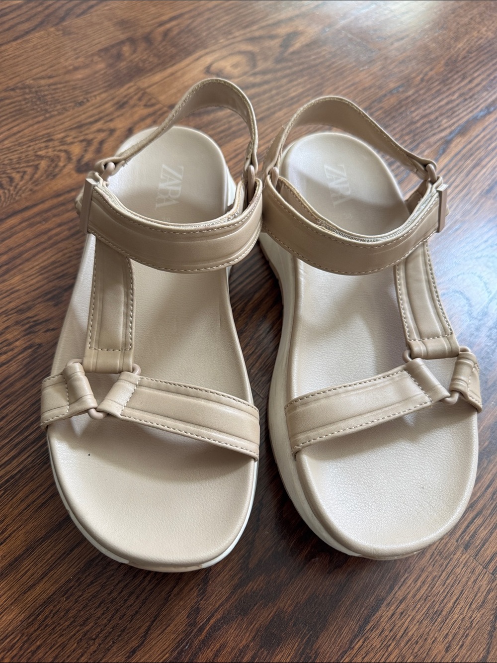 🚨🚨 ZARA Beige T-Strap Comfort Sandals